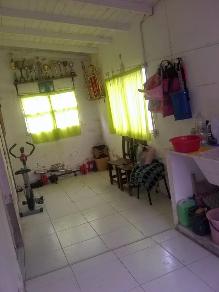 CASA SOBRE AMPLIO LOTE