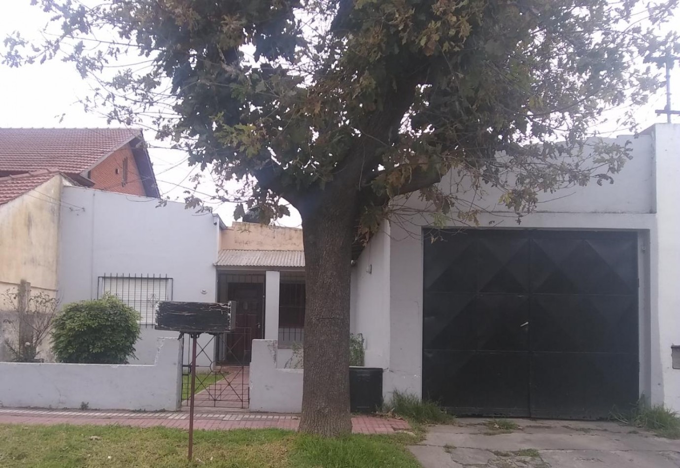 CASA SOBRE AMPLIO LOTE