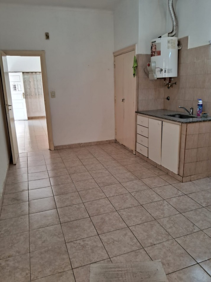 VENTA CHALET CON GALPON EN BLOQUE