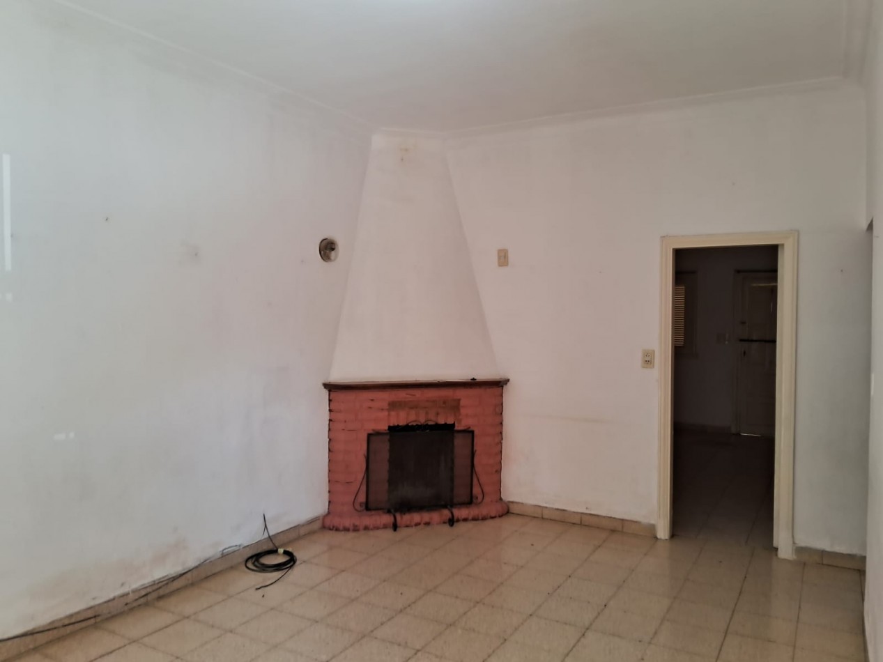 VENTA CHALET CON GALPON EN BLOQUE